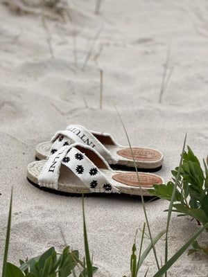 The Traveler Embroidery Mules