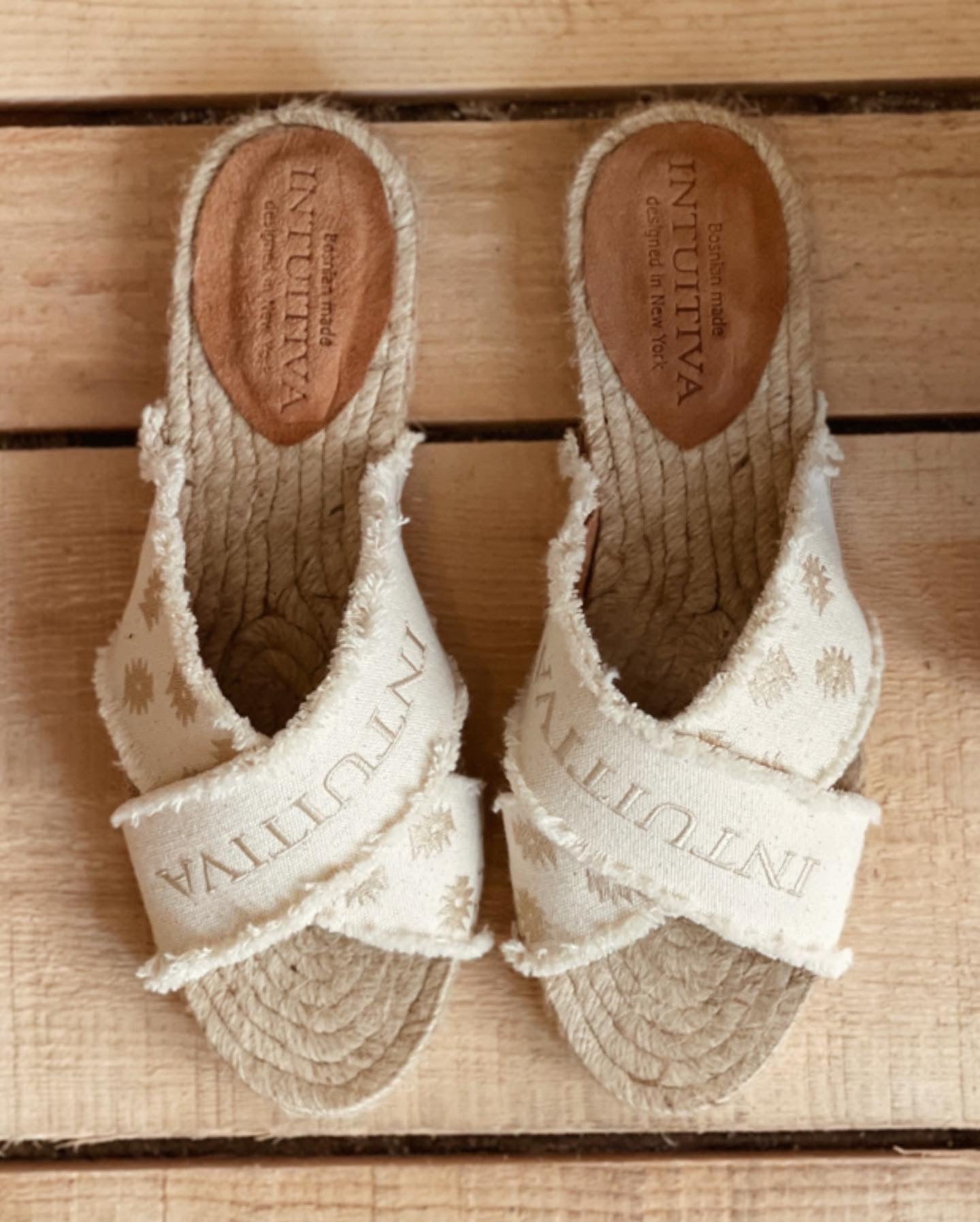 The Traveler Embroidery Mules
